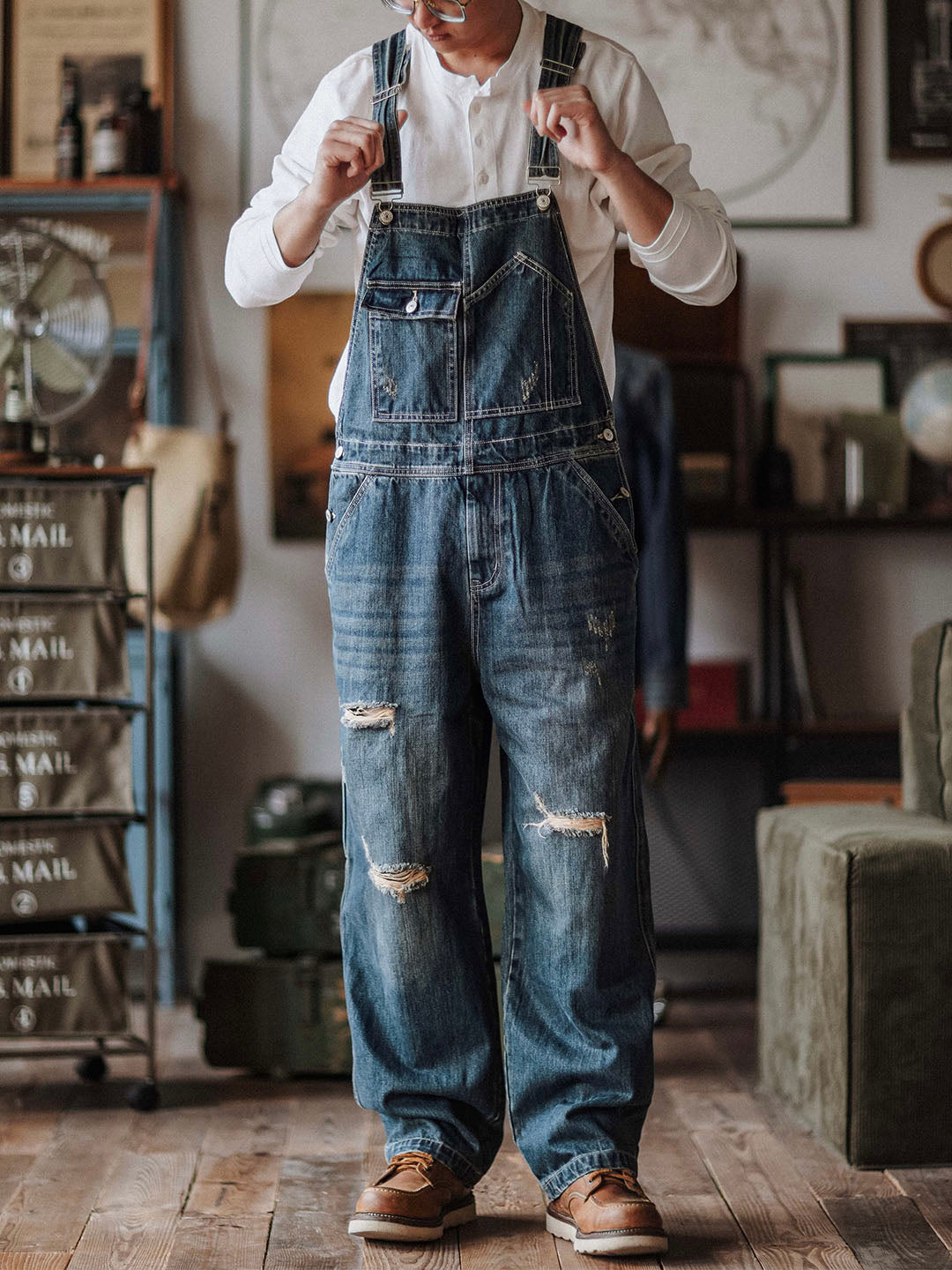 Latzhose aus Denim im Used-Look für Herren