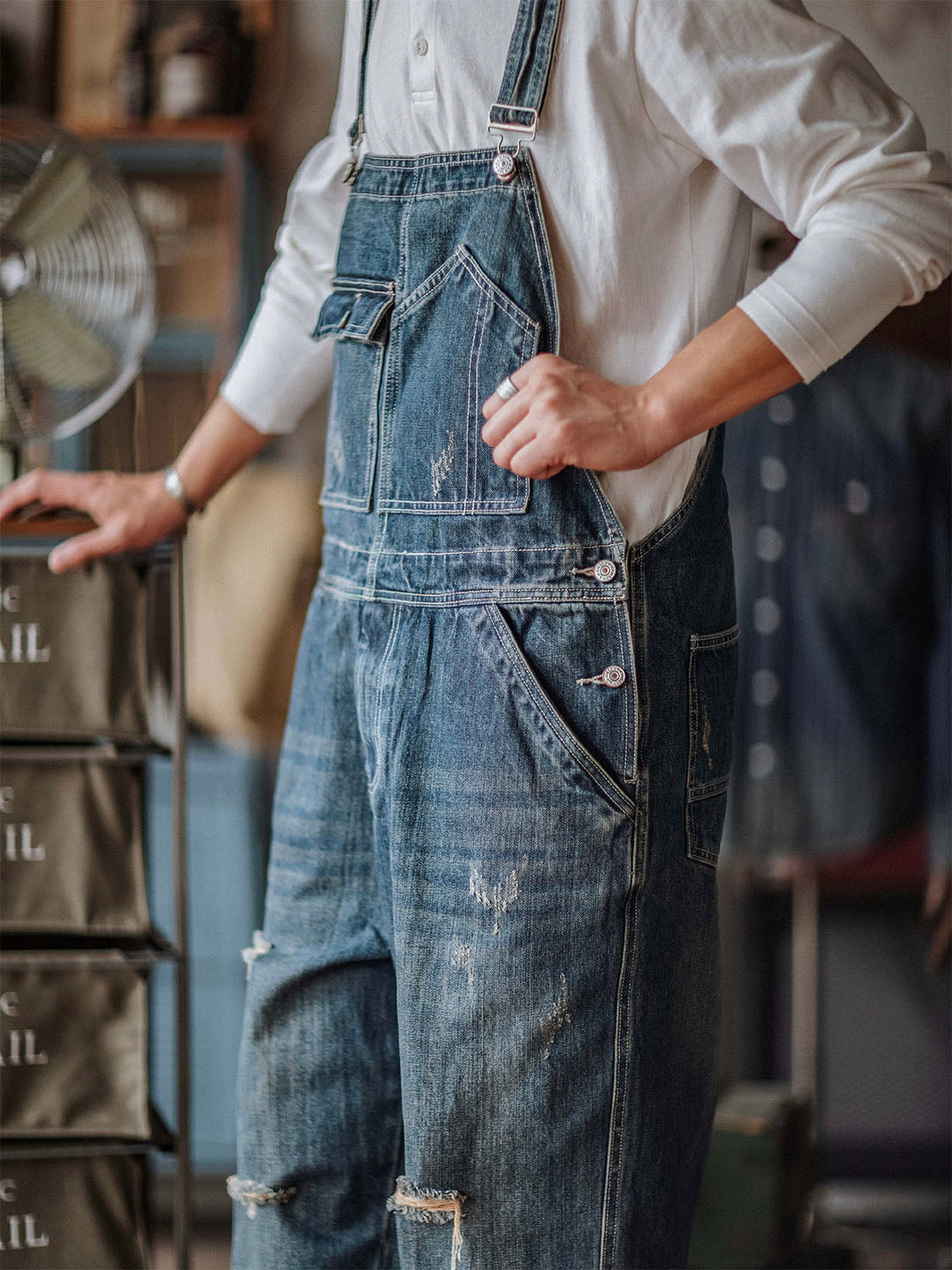 Latzhose aus Denim im Used-Look für Herren