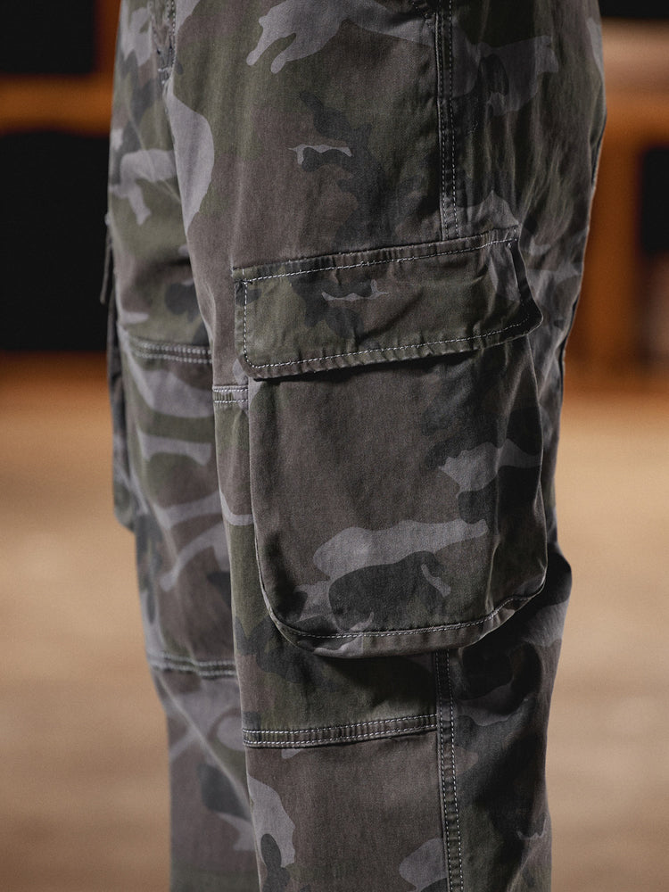 Herren-Cargohose im American Vintage-Stil mit Camouflage-Muster