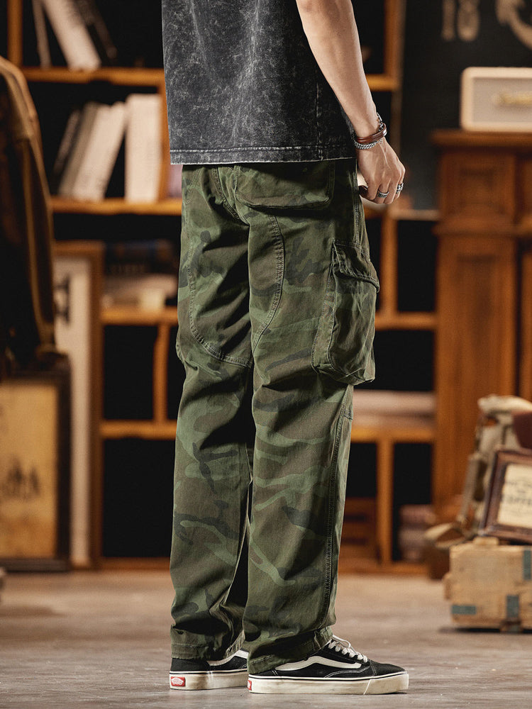 Herren-Cargohose im American Vintage-Stil mit Camouflage-Muster