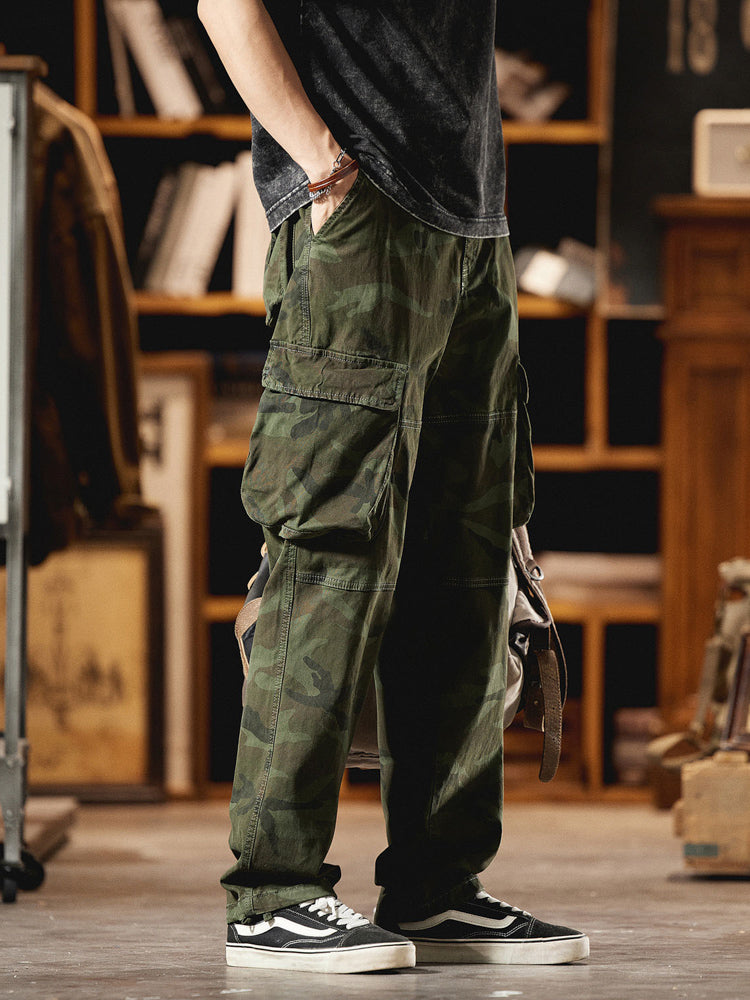 Herren-Cargohose im American Vintage-Stil mit Camouflage-Muster