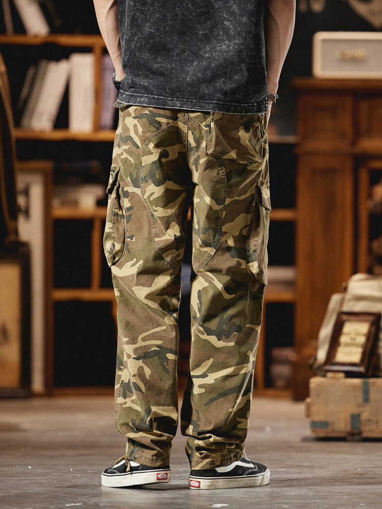 Herren-Cargohose im American Vintage-Stil mit Camouflage-Muster