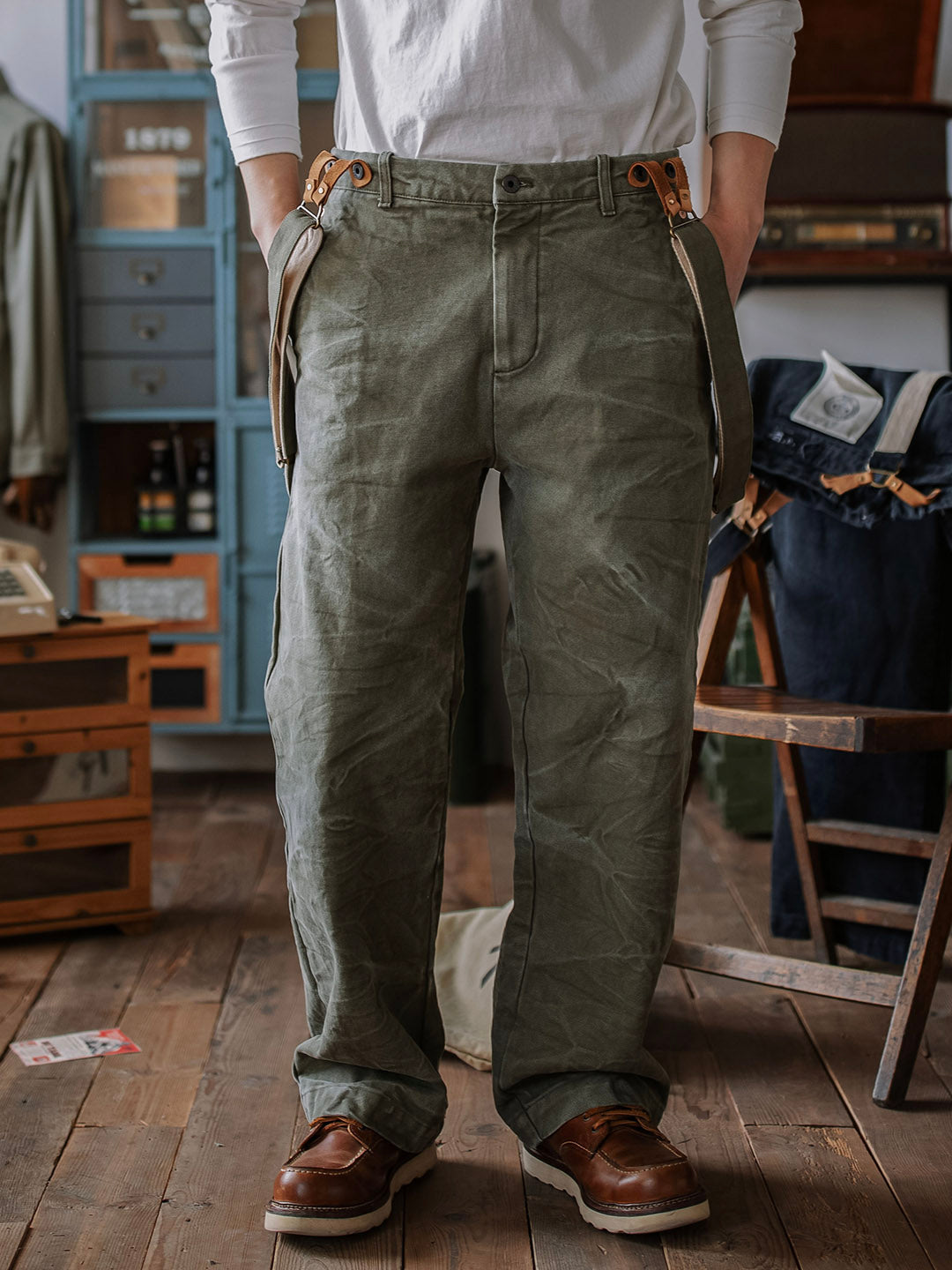 Schwere 15-Unzen-Canvas-Hose mit Hosenträgern