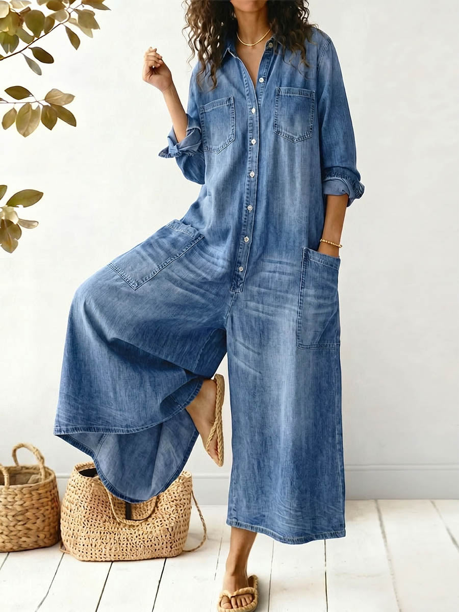 Jumpsuit aus leichtem Denim mit weitem Bein und lockerer Passform