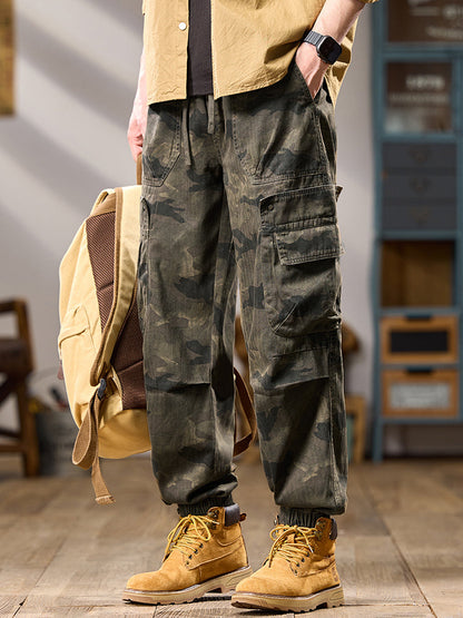 Herren-Jogginghose mit Camouflage-Print und vielen Taschen
