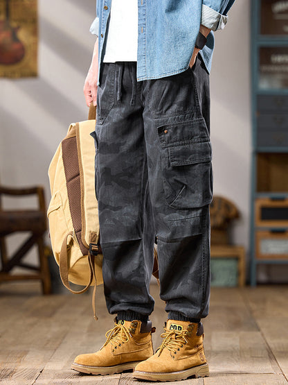 Herren-Jogginghose mit Camouflage-Print und vielen Taschen